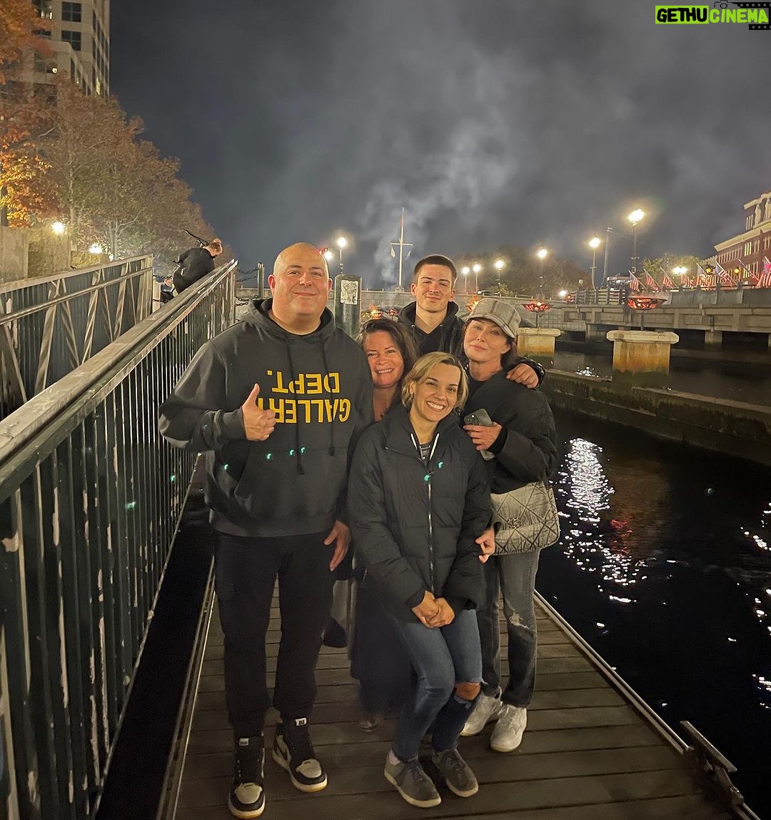 Shannen Doherty Instagram - My favorite pic from this past weekend. Genuinely good people. Providence, Rhode Island