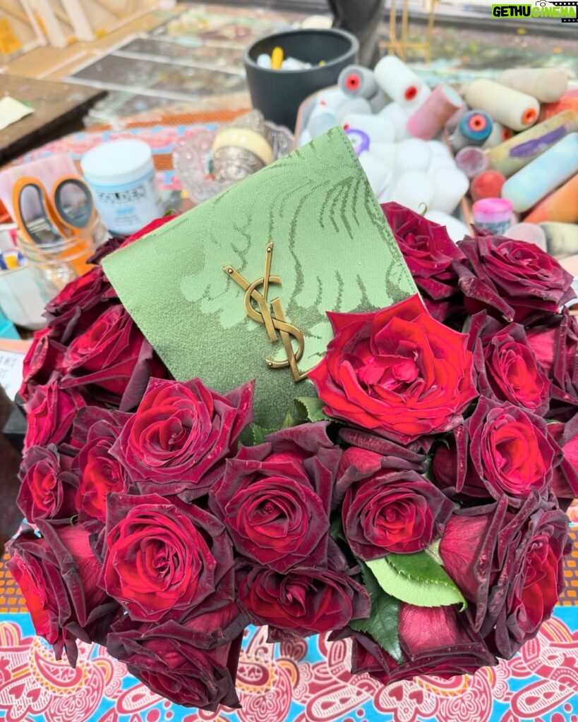Sharon Stone Instagram - Thx @ysl for the stunning roses. 🤍