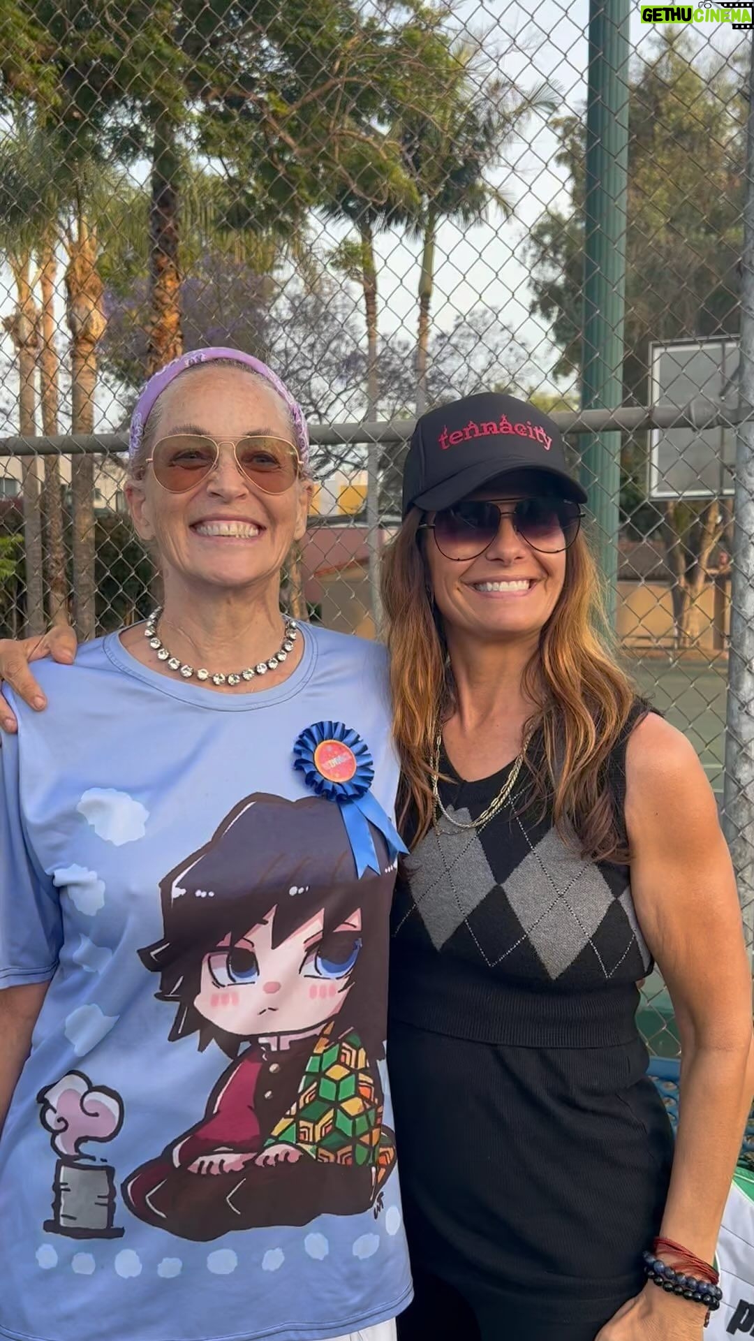 Sharon Stone - 65.6K Likes - Blue ribbon @ pickle ball
😂🍾
Thx Coach Mancini @humancini