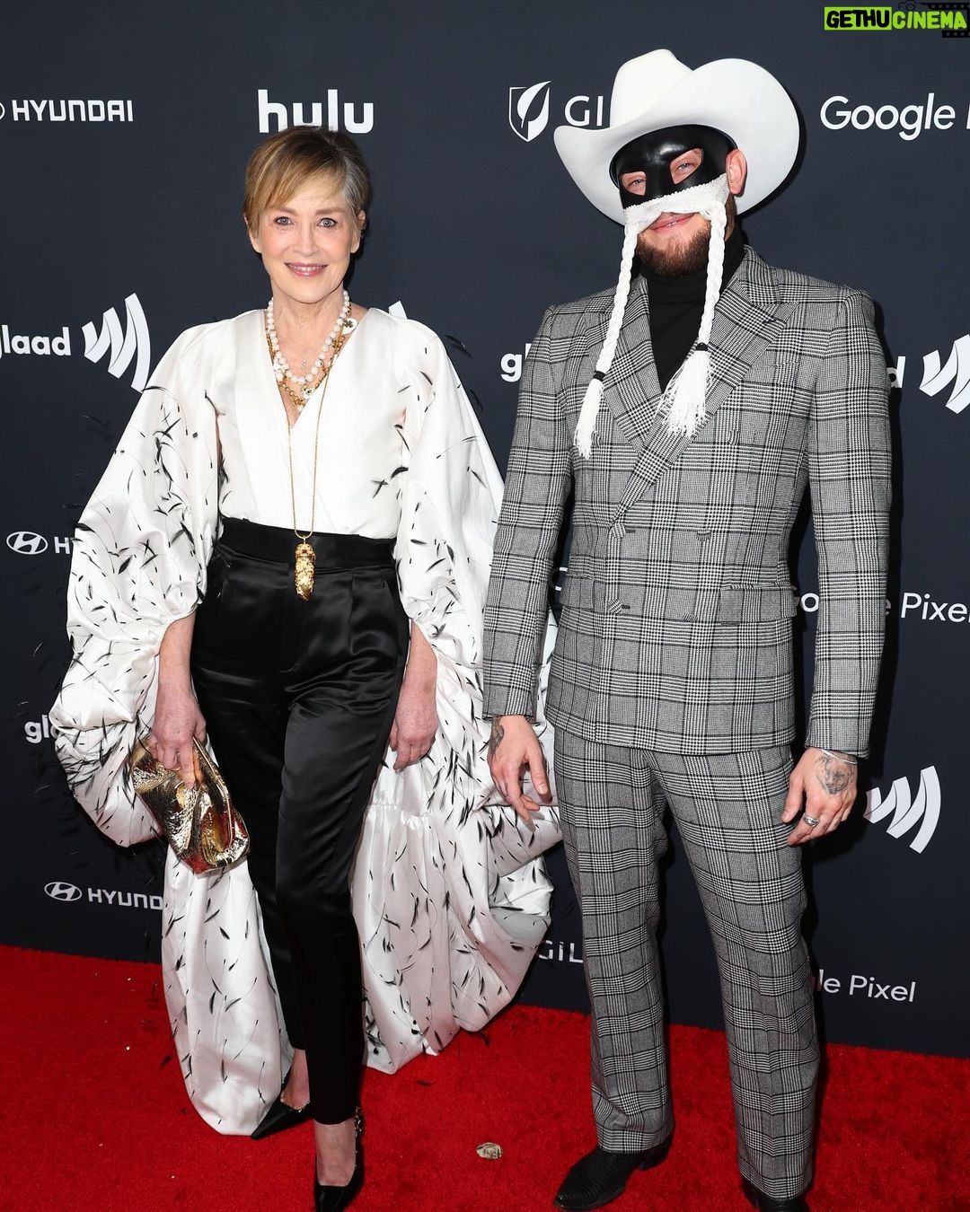 Sharon Stone Instagram - just @sharonstone being best friends with everyone at the #GLAADawards (and helping to honor her friend @niecynash1 ❤️)