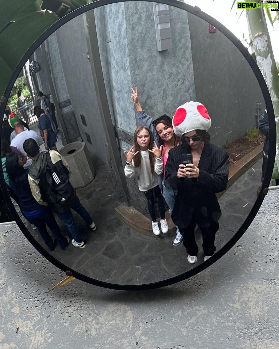 Shelley Hennig Instagram - Camp has commenced & I learned my camper loves beach flowers plants animals dance HATES dry texting