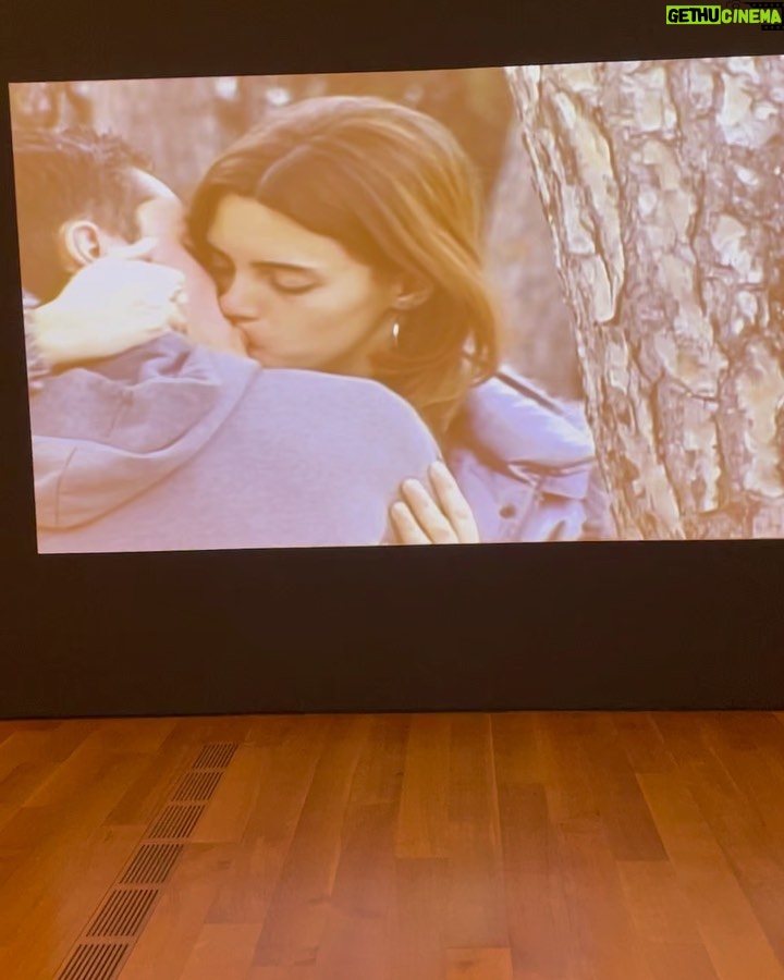 Shelley Hennig Instagram - Have ya’ll been to the strip clubs in ATL yet 🔥 High Museum of Art, Atlanta