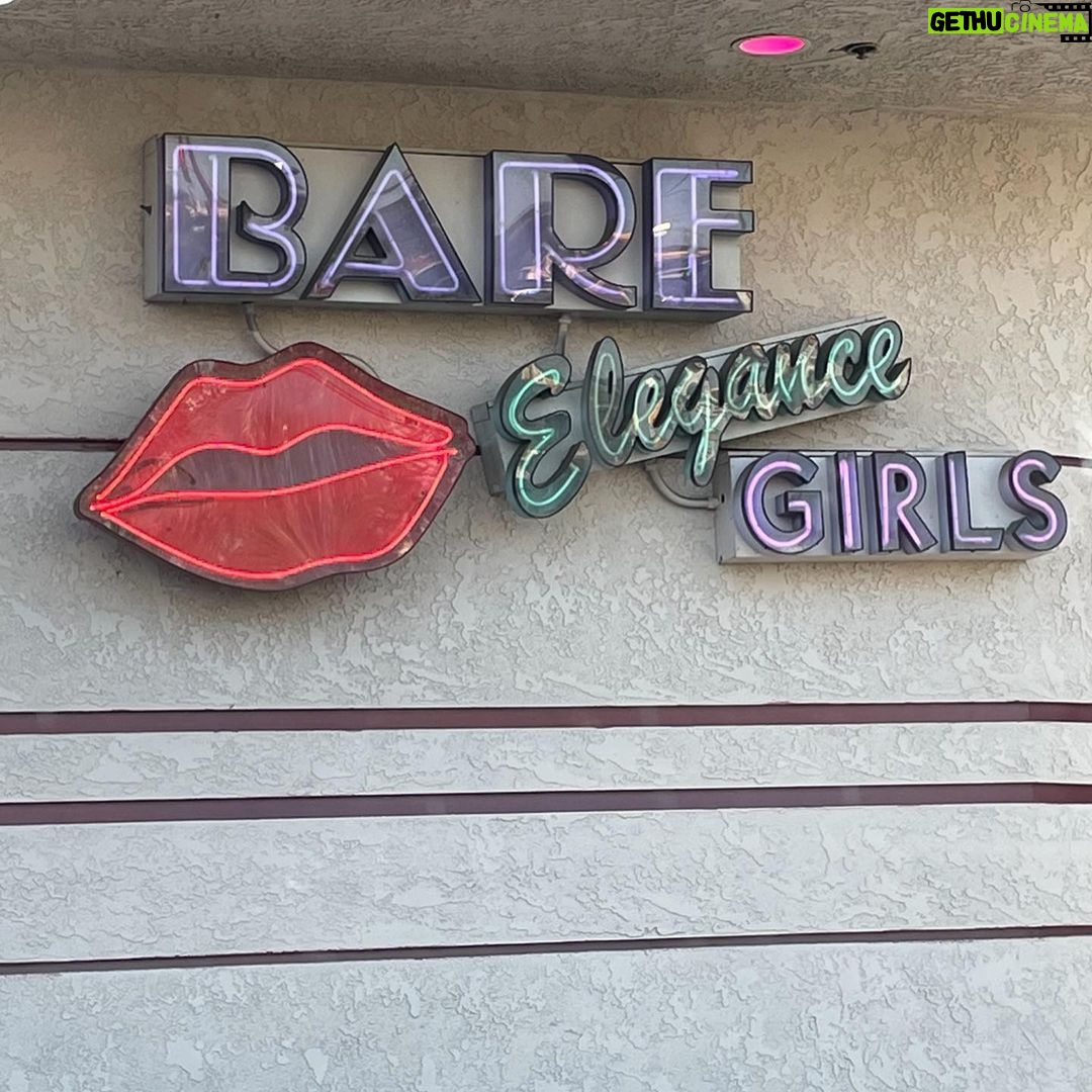 Shelley Hennig Instagram - The reviews are in & The Woman In The House Across The Street From The Girl In The Window is #1 on @netflix & we’ve read your texts calls tweets & it looks like the show has made you laugh feel vulnerable horny uncomfortable scared made some of you cry (still confused about this one but let’s allow all feelings here it’s a safe space) u should know we felt the same way filming it take a look at some BTS here as proof you’re not alone we love you anything for you 🥘 🍷 🔪 🍆 @netflixisajoke @womaninthehousenetflix
