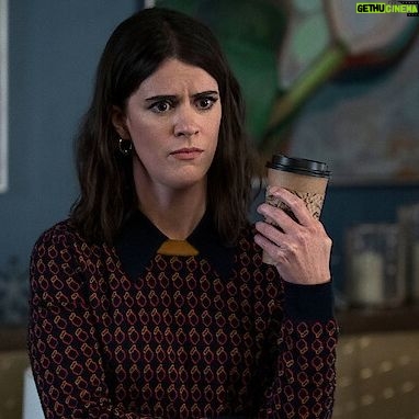 Shelley Hennig Instagram - Mixing wine, pills, casseroles and an overactive imagination, Anna obsesses over a hunky neighbor across the street and witnesses a murder. Or did she? 🍷 #TheWomanInTheHouseAcrossTheStreetFromTheGirlInTheWindow #Netflix #StreamingNow