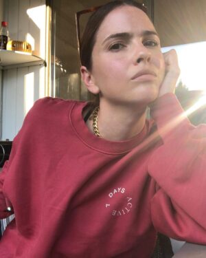 Shelley Hennig Instagram - All whilst listening to Alanis, Shania, Brooks & Dunn & donating what I have to Biden/Kamala