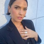 Shelley Hennig Instagram - Press for #1 scripted show on @netflix in the 🌎 I WILL NOT BE HUMBLE ABOUT DIS #OBLITERATED @netflix thank u @jonhurwitz @healdrules @haydenschlossberg101 you are everything