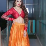 Sherlyn Chopra Instagram - कौन कहता है कि आप चाँद का टुकड़ा लगती हैं.. हमारी नज़र से देखो तो चाँद आप का टुकड़ा लगता है.. 💘