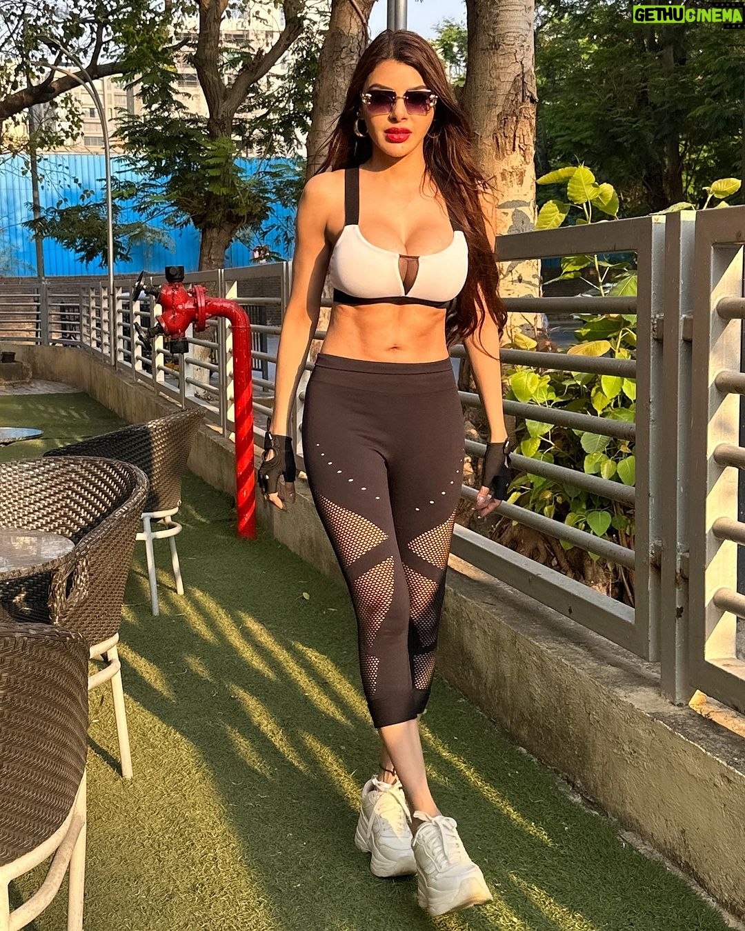 Sherlyn Chopra Instagram - The hard part isn’t exercise or nutrition, it’s your mind.. #bossbabe #fitness #forever