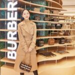 Shin Hye-sun Instagram - 버버리 신세계 강남 아우터웨어 팝업 #Burberry #BurberryOuterwear #광고