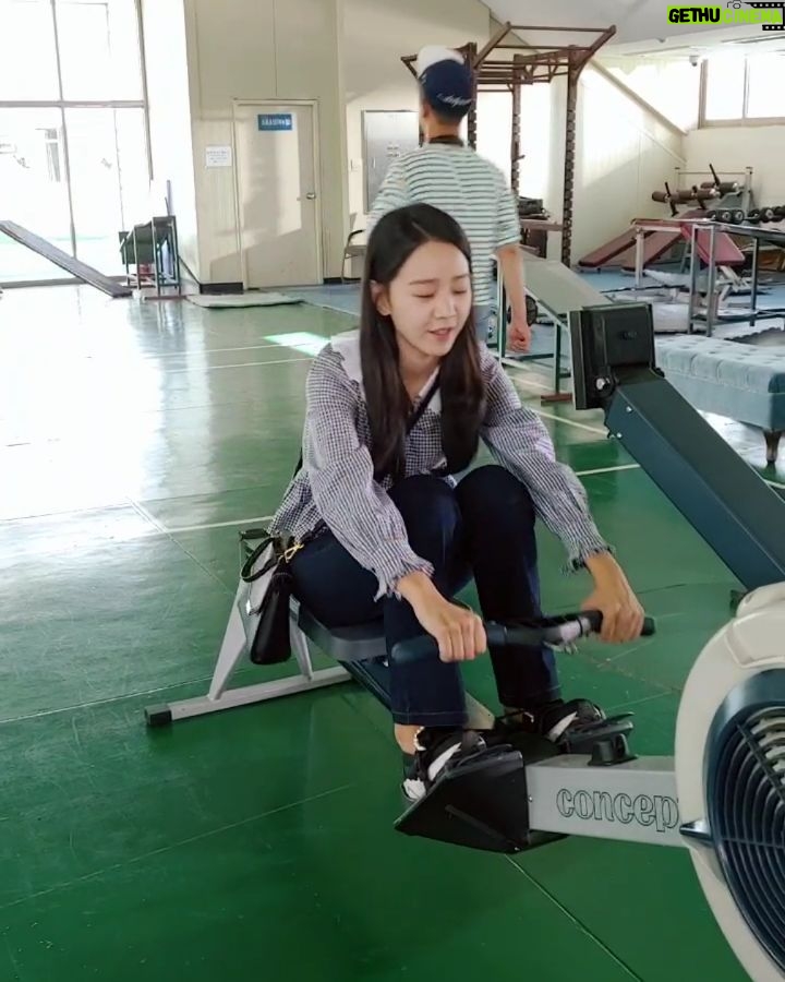 Shin Hye-sun Instagram - 캐치캐치 (feat. 김영환감독님)