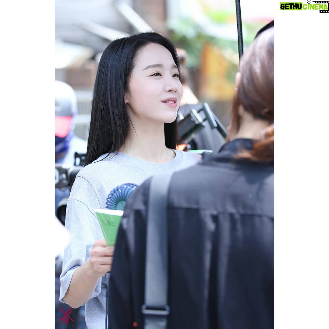 Shin Hye-sun Instagram - #서른이지만열입곱입니다 #우서리 입니다😁