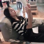 Shin Hye-sun Instagram - 도촬하는지알고있었음😎