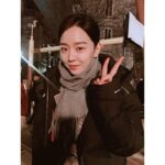 Shin Hye-sun Instagram – 늦었지만모두새해복많이받으세요♥♥
저는 참 운이 좋은사람이에요..
지금까지의 모든작품들이 다 소중하고 감사했고 또 작년 한해동안엔 비밀의 숲과 황금빛 내인생이라는 좋은작품에 함께할수 있어서 너무 행복했습니다
더불어 좋은인연들을 만나게 되어서 더욱 행복했구요
앞에서 뒤에서 응원해주시는 모든 분들께 항상 감사하고 있구요 
황금빛 내인생 마지막까지 열심히 촬영하겠습니다!!
2018년은 모두 황금빛이시길 기원합니다^^