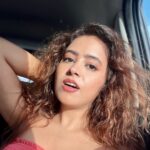 Shobhita Rana Instagram - stuck in traffic again⚡️ #stuckintraffic Dubai, United Arab Emirates