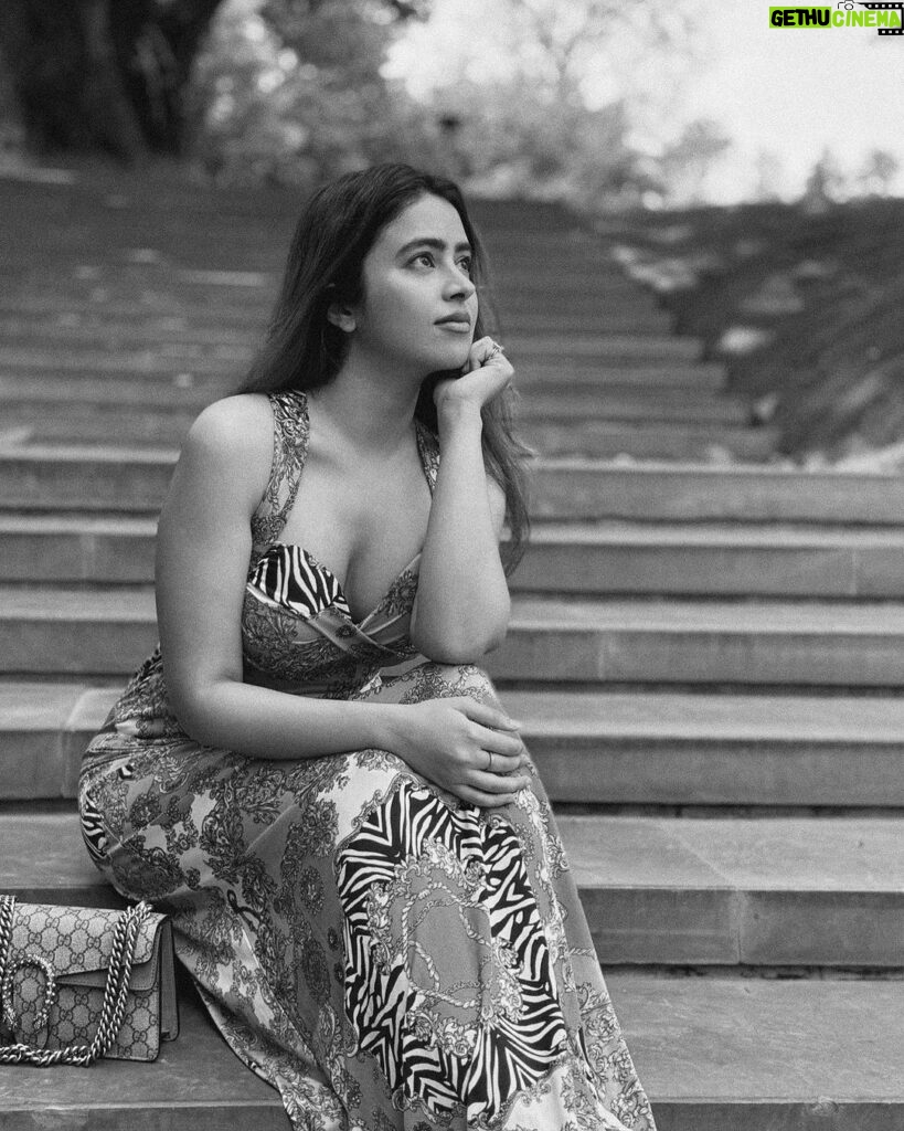 Shobhita Rana Instagram - 🖤🕷️ New Delhi, India