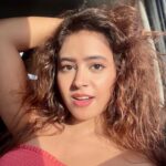 Shobhita Rana Instagram - stuck in traffic again⚡️ #stuckintraffic Dubai, United Arab Emirates