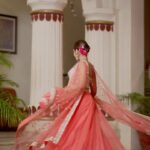 Shobhita Rana Instagram - Tareyaan di roshni de wangu ✨🎆🎉 outfit @sabyasachiofficial jewellery @jagdishjewellerschandigarh makeup & hair- @makeupbysehejkaur @hairstylist_usha #bhaikishaadi