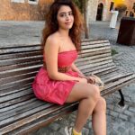 Shobhita Rana Instagram - 👗@gillyhicks 👟 @gucci 💼 @guess 🪢 @riverisland 📍 @riverlanddubai clicked by mom 💕🍒👩‍👧🥜 👩‍❤️‍👩 Riverland Dubai