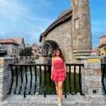 Shobhita Rana Instagram - 👗@gillyhicks 👟 @gucci 💼 @guess 🪢 @riverisland 📍 @riverlanddubai clicked by mom 💕🍒👩‍👧🥜 👩‍❤️‍👩 Riverland Dubai
