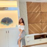 Shobhita Rana Instagram - literally the last pictures from hyd before moving to dubai in June.. life is a roller coaster, ups, downs, twists and turns but what a ride! Time is always moving, a continuous process and it’s always a learning experience every time! ⏰❤️‍🩹 Clock by @novomagic #collab