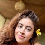 Shobhita Rana Instagram - selfie dump 🤳🏼🌺🇦🇪📖☕️🏝️