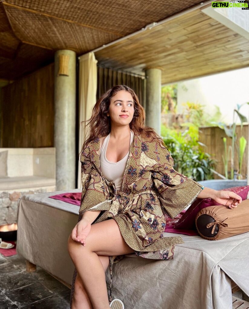 Shobhita Rana Instagram - Missing my jungle mornings at @mahahills.bali , this place is a dream 🌾✨🌴 @soendaram.spa and @topvibes.restaurant are all I needed for my first solo travel! ☕️🫧 Can’t wait to be back to experience their new plant-based restaurant that’s opening soon! 🌱 Ps: all pictures are taken by me & the amazing hotel staff 🫶🏼 #ad #mahahills #northbali #baliindonesia #balilife #wellness #solotravel #balitourism #explorebali Bali, Indonesia