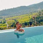 Shobhita Rana Instagram - a floating breakfast affair 💐🌸 @topvibes.restaurant #collab #floatingbreakfastbali #balilife #breakfast #paradise #baliindonesia #balitourism Bali, Indonesia