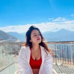 Shobhita Rana Instagram - uae mountains💋🇦🇪 miss this view with mom🫠 #uae #mountains #higgestpointinuae #jebeljais #hike #rasalkhaimah Ras Al Khaimah, UAE