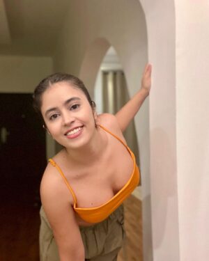 Shobhita Rana Instagram - hi 🧸🧋