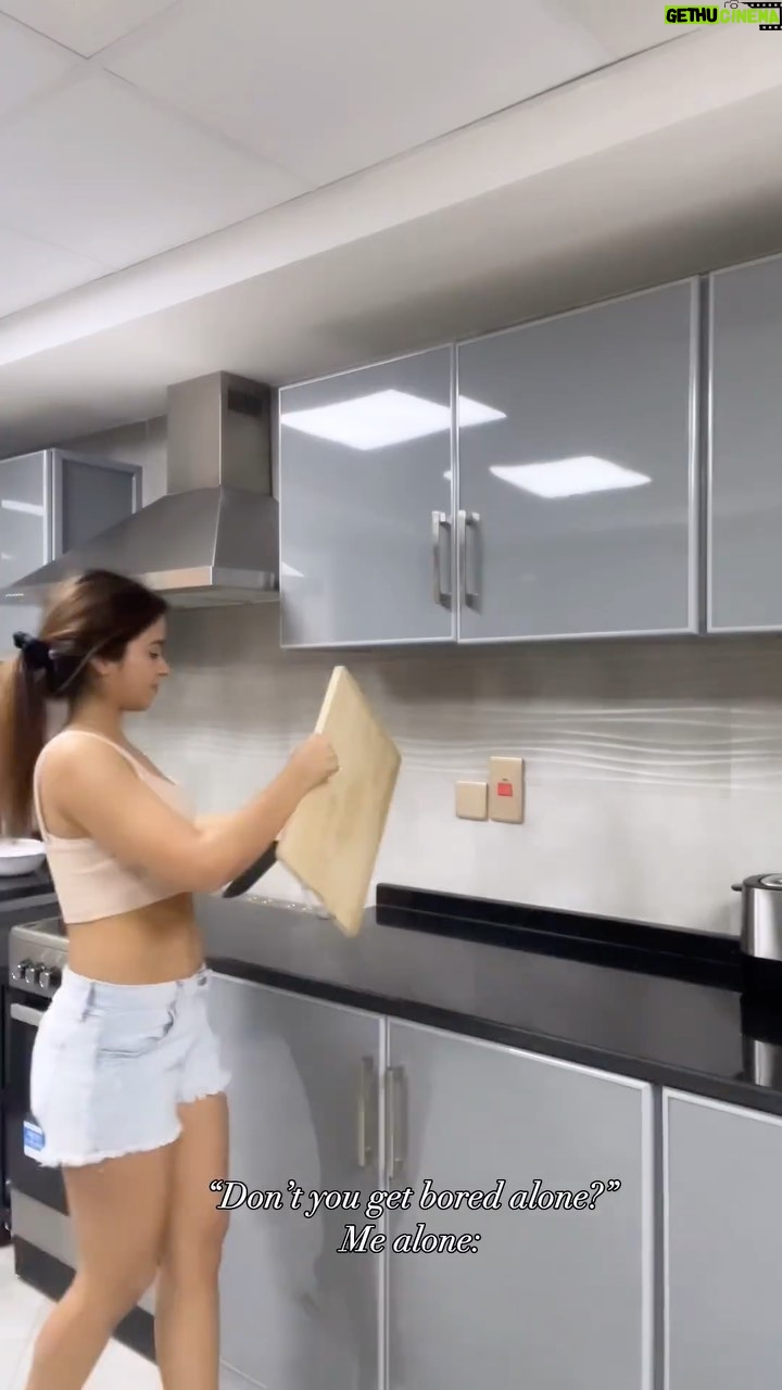 Shobhita Rana Instagram - My favourite part of Sunday is making breakfast π itβs raining in Dubai right now! What did you have for breakfast today? ~ chickpea flour omelette filled with spicy tofu scramble π±βοΈ Who needs a recipe? #cooking #breakfast #sunday #vegangirl #whatveganseat #morningaesthetic #plantbased #selfcaresunday Dubai, United Arab Emirates