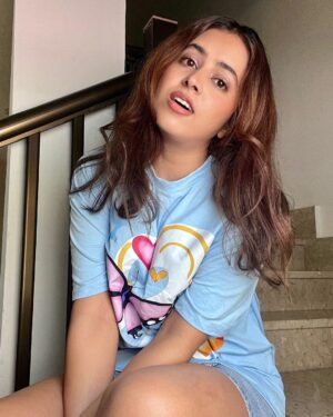 Shobhita Rana Instagram - Making a big life change is pretty scary.
But, know what's even scarier?
Regret. 🦋