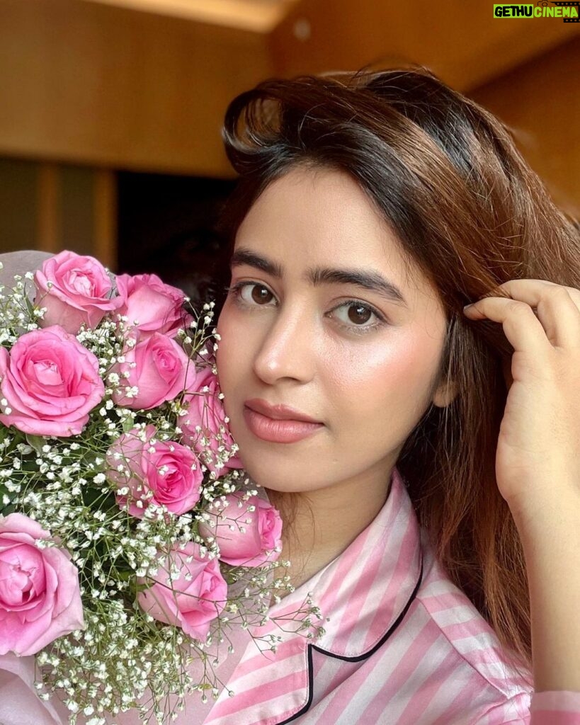 Shobhita Rana Instagram - feeling rosy 🍧💗🎀 Delhi