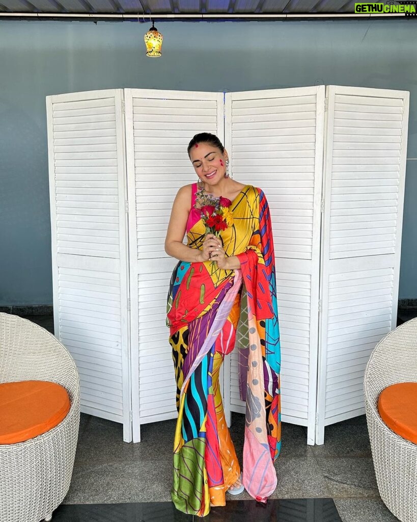 Shraddha Arya Instagram - Have a Colourful One …. #HappyHoliEveryone !!! 🩷