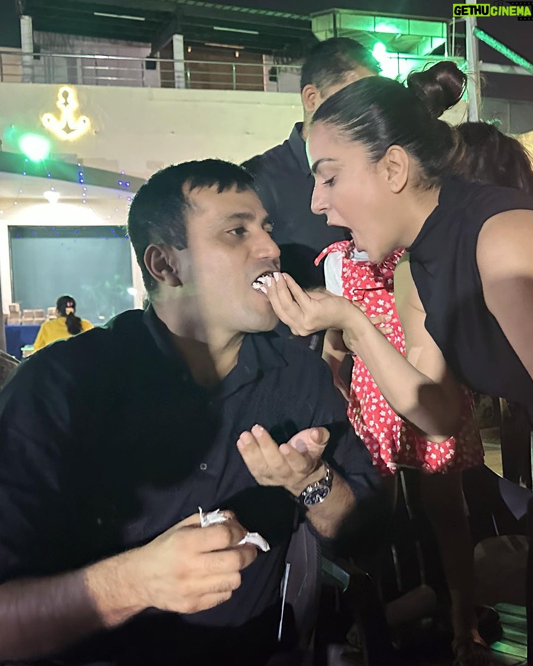 Shraddha Arya Instagram - Happy Birthday, HubbyBubby❤️! #OurLittleBirthdayCelebration