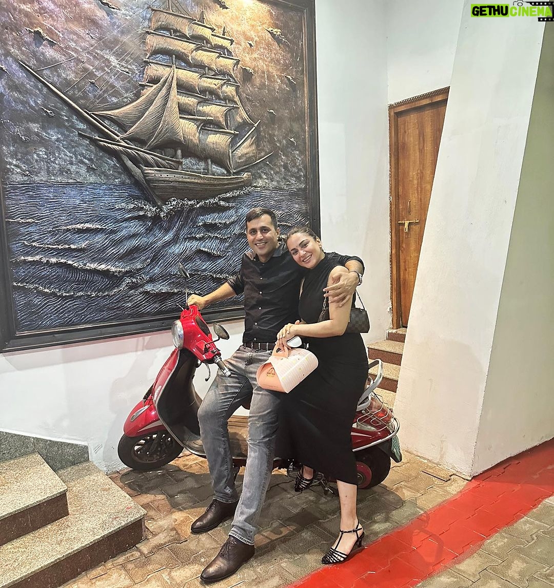 Shraddha Arya Instagram - Happy Birthday, HubbyBubby❤️! #OurLittleBirthdayCelebration