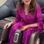 Shrenu Parikh Instagram - The Indulge IF 868-foot massager by @powermaxfitness is a real game-changer!😍 Its cushiony padding massages my feet like no other! 🤤My tough feet days have come to an ease after receiving this ultimate foot-buddy! Order yours NOW and say goodbye to hard feet days.✨ #powermax #homefitnessrevolution #fitness #motivation