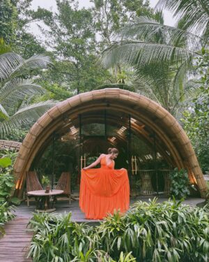 Shrenu Parikh Instagram - What’s brewing??! ☕️ 
.
.
Outfit: @nore21_in 
Brand Pr  @styling.your.soul x @socialpinnaclepr 
#bali #coffee #hideout #sideman #travel #stories #outfit #fashion #orangeisthenewblack