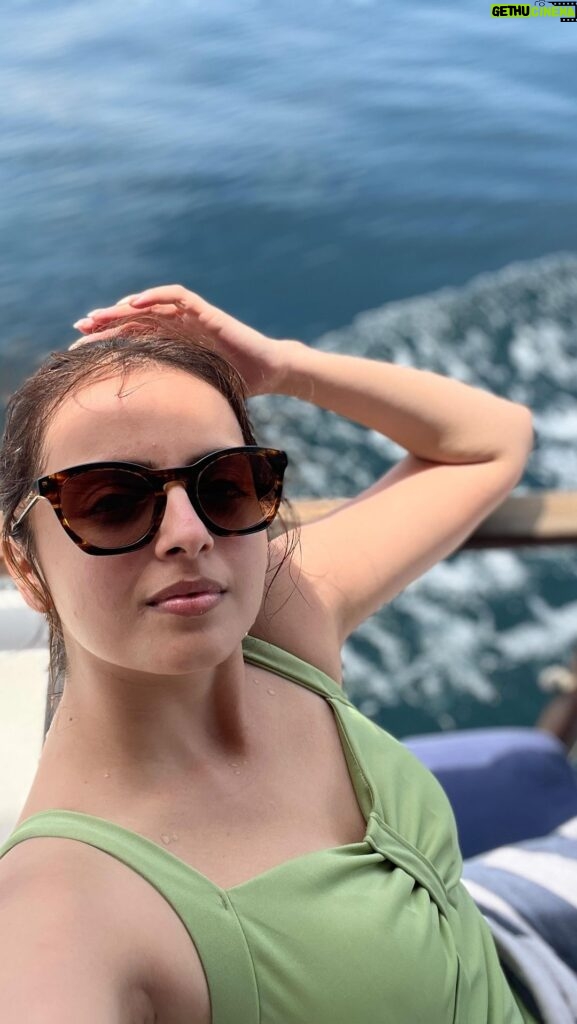Shrenu Parikh Instagram - It’s about overcoming your fears🫶🏻😃🙈felt like a khatron ke khiladi😆 . I’m phobic to water so could never complete swimming classes too… . Went to Gili and Akshay bounced this idea of snorkelling as he loves water and is a fantastic swimmer… I wasn’t sure but I didn’t wanna be a party pooper so went along! Although ocean god wasn’t too happy that day didn’t see any turtles but I did overcome my fear for water… We went for @utopiacatamaran cruise who made me comfortable enough paid enough attention so I’m fearless and enjoy the snorkelling! . Everyone from the cruise appreciated me, made a few friends and hung out with the staff who won’t stop calling me Anjali cz they’re all kuch kuch hota hai fans 🫶🏻 Had some wonderful moments and adrenaline rush when I saw fishes in that deep deep ocean! #gilitrawangan #giliislands #utopiacatamaran #cruiseboat #honeymoon #adventures 🤣