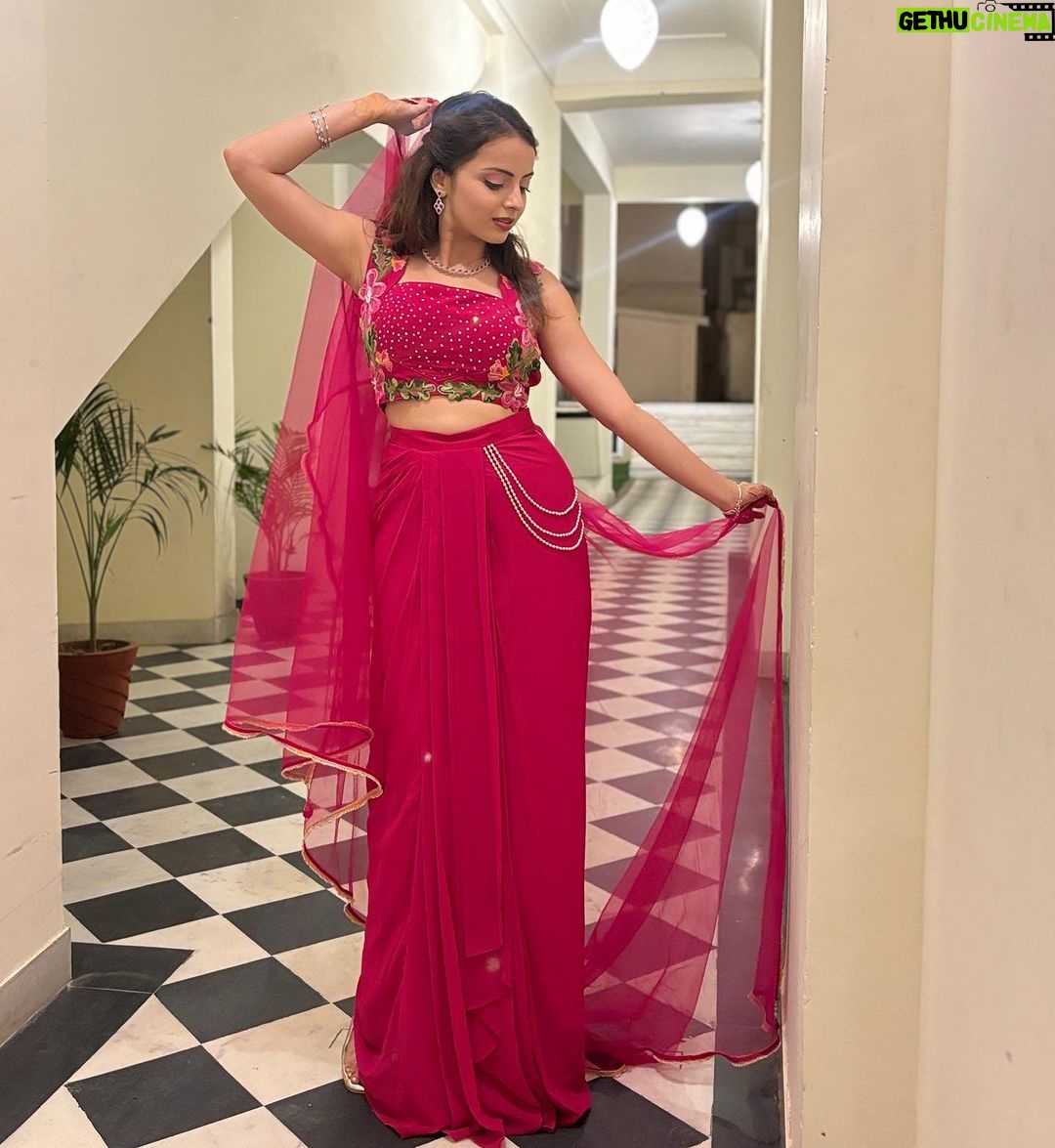 Shrenu Parikh Instagram - 🌺 Hibiscus was the flower oops colour of the Day!! . Outfit by @lavanyathelabel