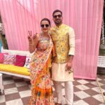Shrenu Parikh Instagram - Kheeli kheeli dhoop ke saath #haldi ka rang… Yaaron ki #shadi yaaron ke sang! . Styled by: @yourstylistforever Outfit: @labelpsb Outfit PR: @braanding_b Earrings : @miranabymegha