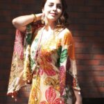 Shrenu Parikh Instagram - Sun kissed and Haldi-kissed 💛🧿 . Mere jiyaji best photographer hai! Clicked by @kapiltejwaniofficial @yourfstop Styled by @Yourstylistforever Outfit @scakhi