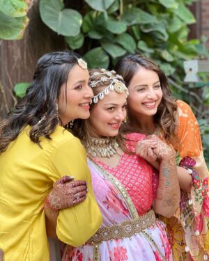 Shrenu Parikh Instagram - Can’t describe in words! 
The feelings were flowing in the form of tears of joy!!!
.
I was re-living my wedding… 
@nehalaxmi_  is living it! 
.
And @officialsurbhic was imagining how it will be in Just few days!🥺❤️
.
#haldi #shadi #bestfriends #wedding #rituals 
.
Kya aap bhi emotional ho gaye?