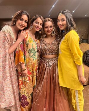 Shrenu Parikh Instagram - Can’t describe in words! 
The feelings were flowing in the form of tears of joy!!!
.
I was re-living my wedding… 
@nehalaxmi_  is living it! 
.
And @officialsurbhic was imagining how it will be in Just few days!🥺❤️
.
#haldi #shadi #bestfriends #wedding #rituals 
.
Kya aap bhi emotional ho gaye?