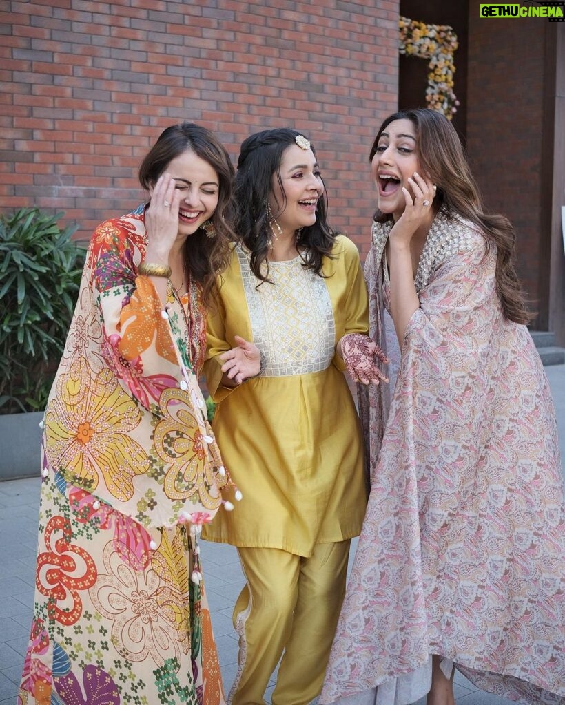 Shrenu Parikh Instagram - Can’t describe in words! The feelings were flowing in the form of tears of joy!!! . I was re-living my wedding… @nehalaxmi_ is living it! . And @officialsurbhic was imagining how it will be in Just few days!🥺❤️ . #haldi #shadi #bestfriends #wedding #rituals . Kya aap bhi emotional ho gaye?