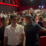 Shreyas Talpade Instagram - ‘ही अनोखी गाठ’चं सिटी प्राईड, सातारा रोड येथे झालं जंगी स्वागत, प्रेक्षकांकडून मिळालं भरभरून प्रेम! ❤️ #HeeAnokhiGaath आजपासून सर्वत्र प्रदर्शित. @shreyastalpade27 @maheshmanjrekar @gauri_ingawale @sharadponkshe #Suhasjoshi @rishi_saxena_official @deeptileleofficial @surabhibhave @vaibhavjosheeofficial @hiteshmodak @mangeshcoolkarni @meashwin @zeestudiosofficial @zeemusicmarathi @zeemarathiofficial