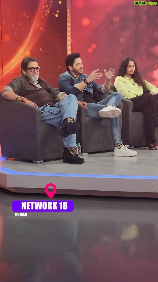 Shreyas Talpade Instagram - Shree & Amla's promotion day two along with Director sir! #HiAnokhiGaath In theaters 1st March, 2024! @gauri_ingawale @maheshmanjrekar @zeestudiosmarathi @zeemusicmarathi