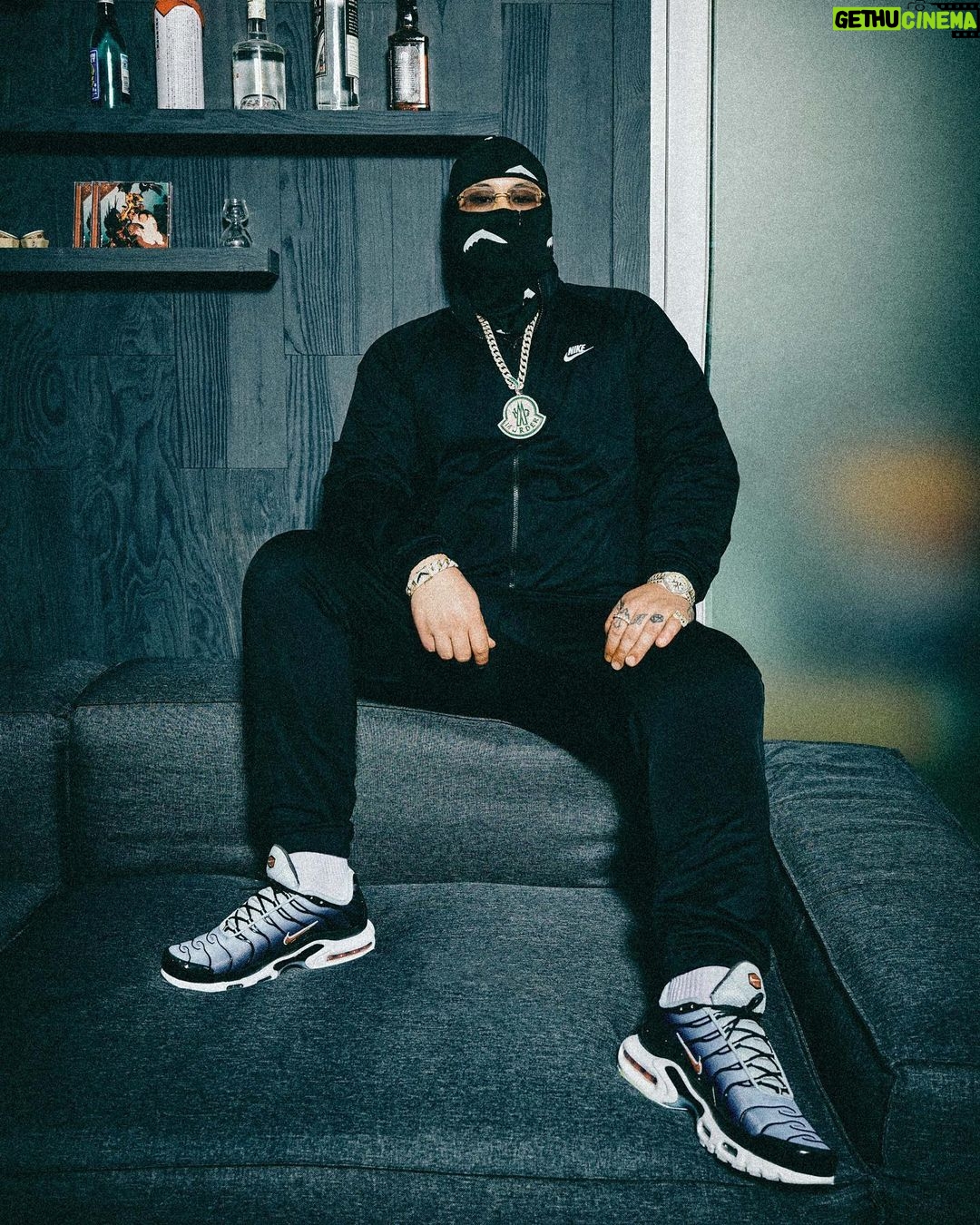 Simon Dominic Instagram - 다크룸의 무한한 TN 사랑 #나이키 #TN #풋락커서울 #홈오브TN #25yearsofTunedAir #다크룸