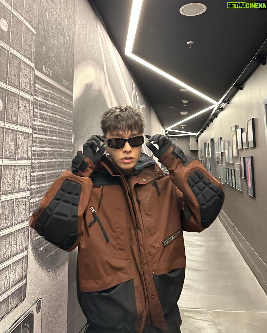 Simon Dominic Instagram - 자 드가자 Uber Eats Music Hall