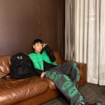 Simon Dominic Instagram - 大阪が大好きだが、大学の日本語授業の成績はC+だった。 Osaka, Japan