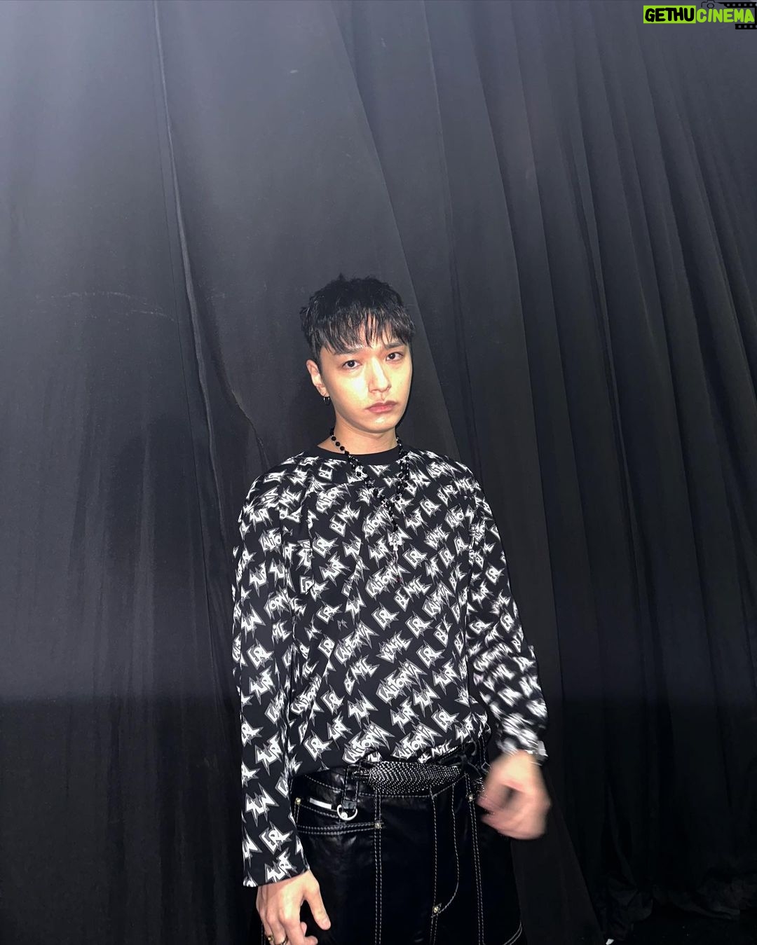 Simon Dominic Instagram - mahal kita, Manila 🤍 and pogi ako...